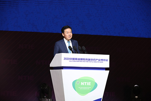 南通市人民政府副市長(zhǎng)潘建華主持開幕式